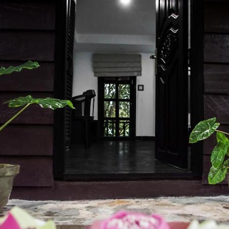 Port Hedonia Hotell Sihanoukville Exteriör bild