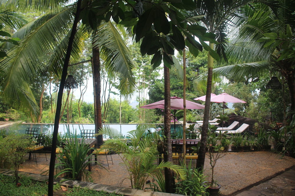 Port Hedonia Hotell Sihanoukville Exteriör bild