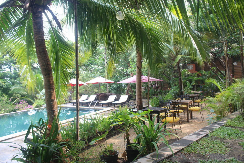 Port Hedonia Hotell Sihanoukville Exteriör bild
