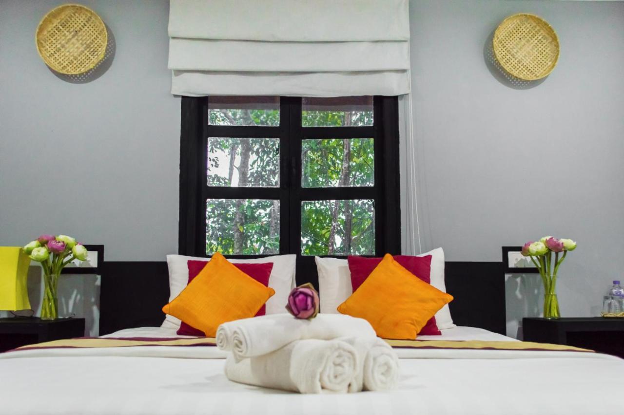 Port Hedonia Hotell Sihanoukville Exteriör bild