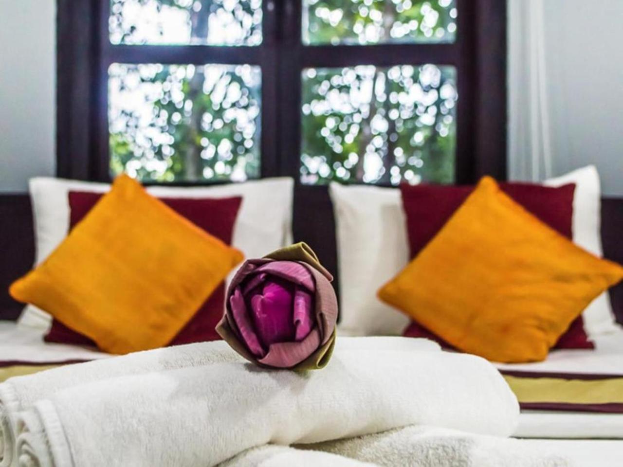 Port Hedonia Hotell Sihanoukville Exteriör bild