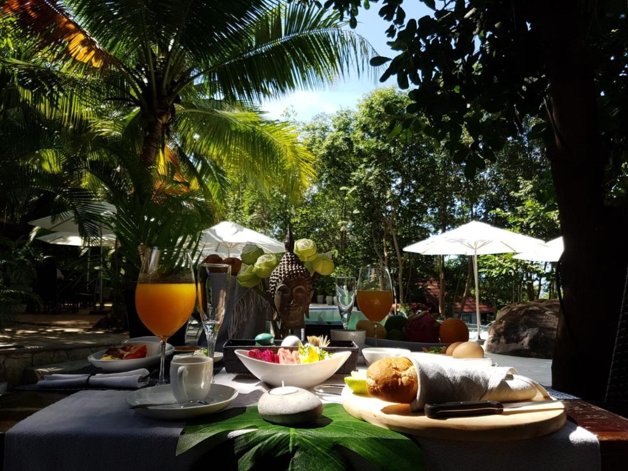 Port Hedonia Hotell Sihanoukville Exteriör bild